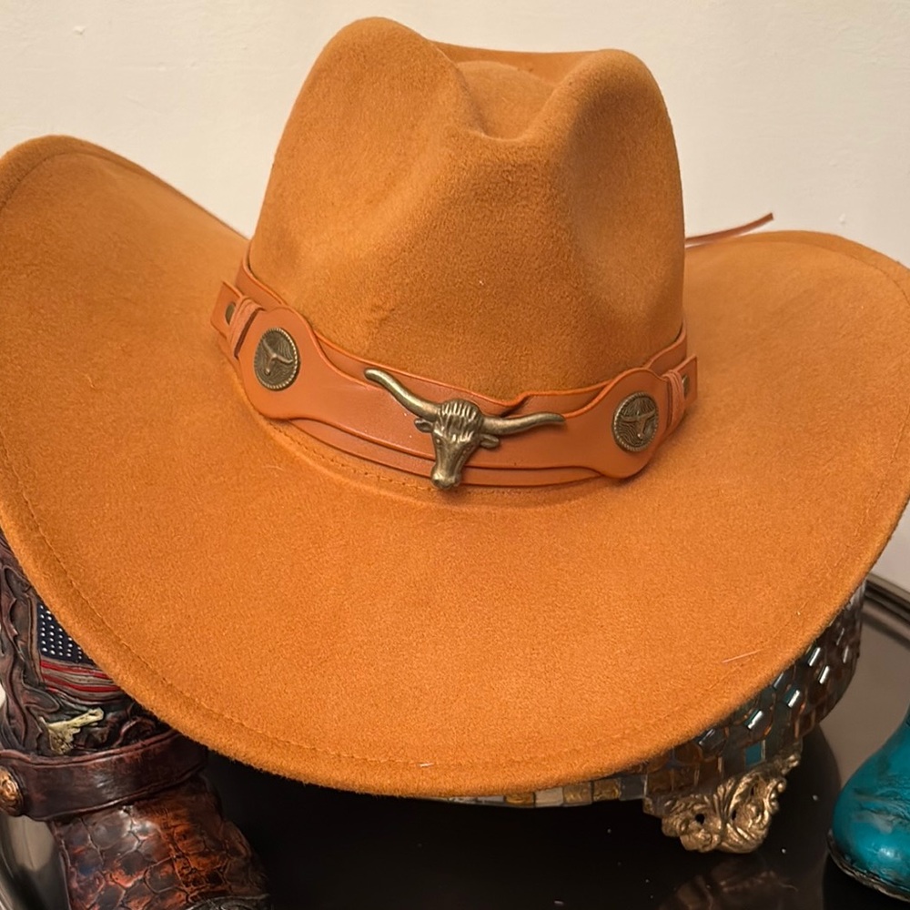 Western Cowboy Hat with Bull Emblem - Tan